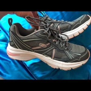 Dr. Scholl’s Shoes athletic wear (size: 7)